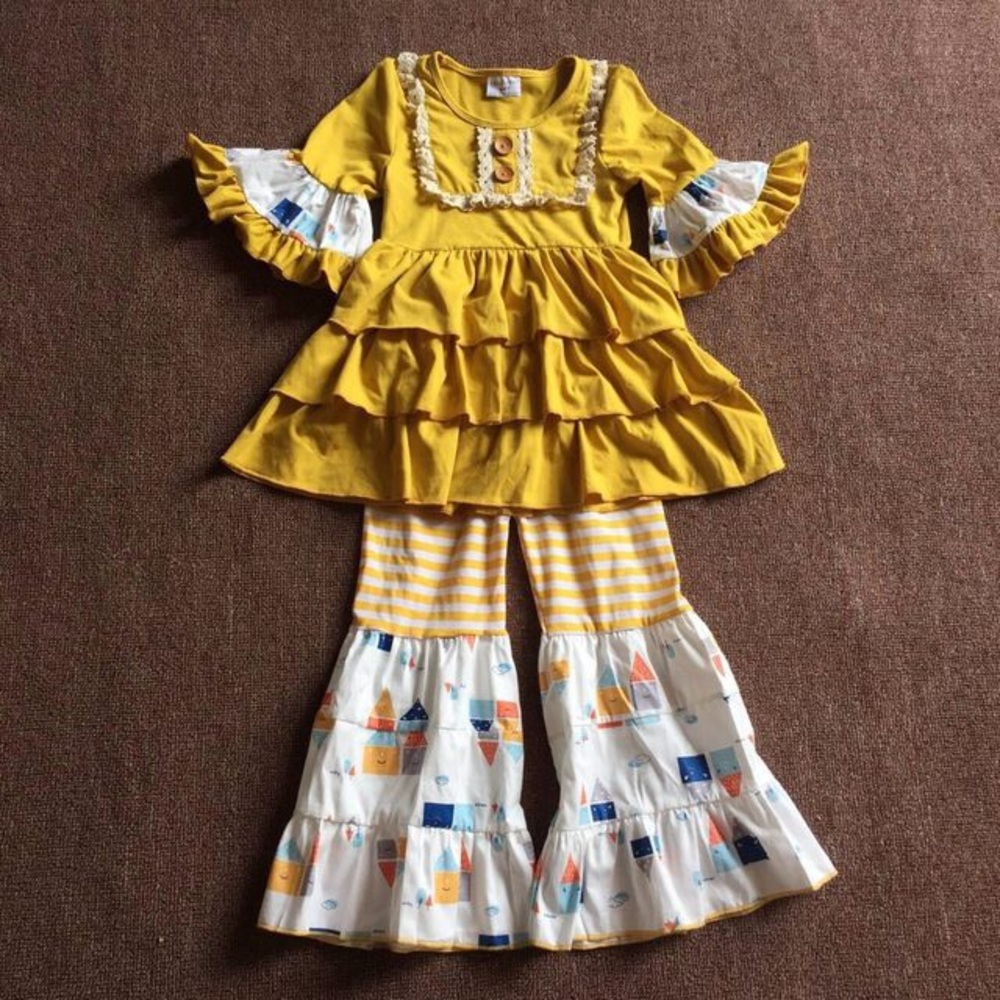 Girl’s two piece outfit